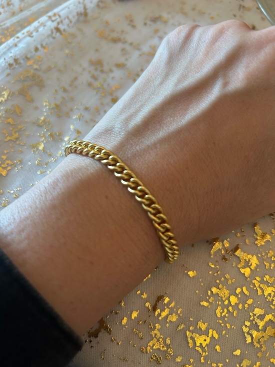 Madewell Jewelry - Madewell Gold Tone Curb Link Chain Bracelet, large clasp, adjustable length